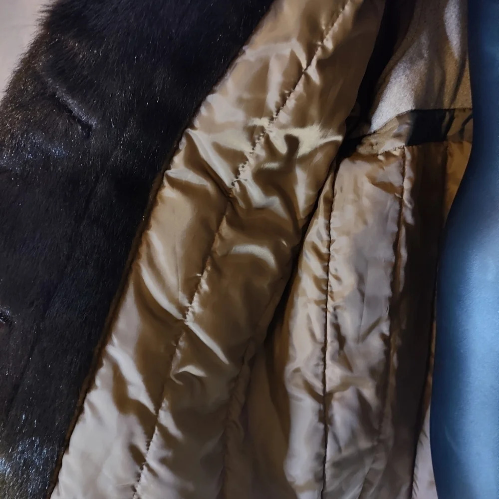 𝅺BEAUTIFUL Regent Park Iridescent Faux Mink Trimmed Coat EUC ❤️ - Picture 6 of 15